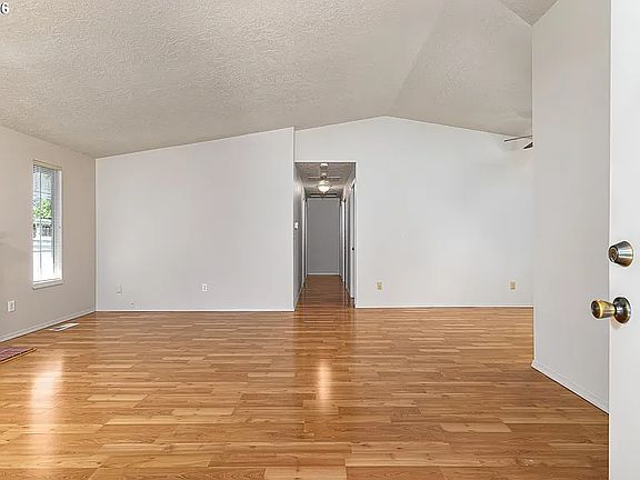 4th image of 9707 SE Reedway St
