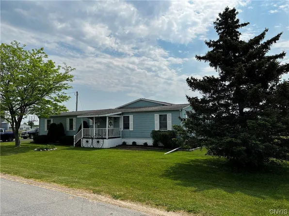 44408 Reynolds Rd, Alexandria Bay, NY 13607