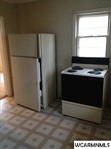 3rd image of 90 W Vermillion St