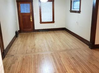 3917 R St, Omaha, NE 68107