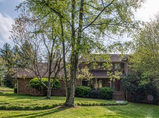 101 Stonecroft Cir, Bristol, TN 37620