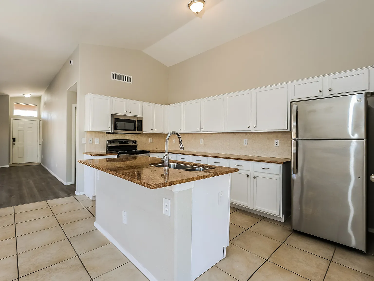 3 bed, 1548 sqft, $2,095 — Photo 4