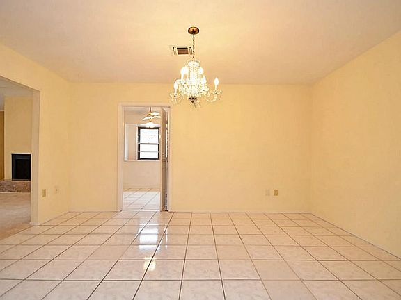 FORMAL DINING