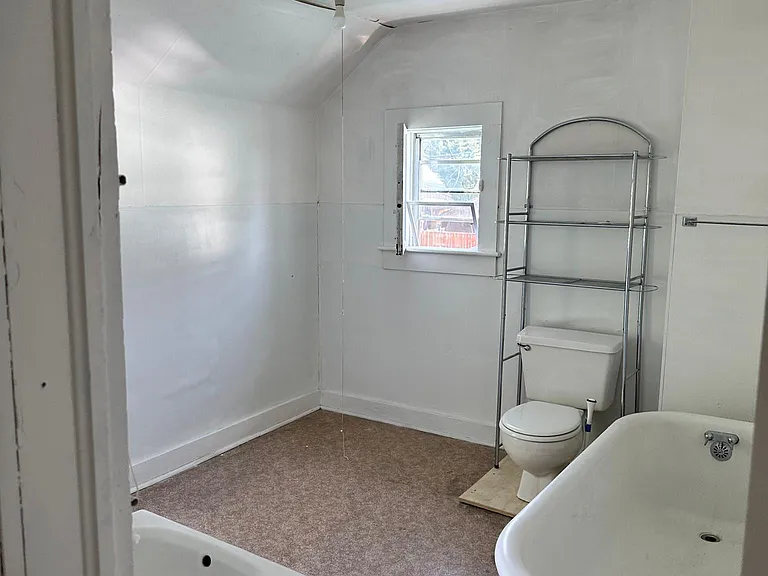 600 N Sprague St — Photo 10