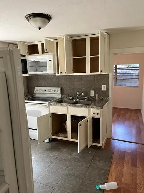 515 NW 7th St — Photo 3