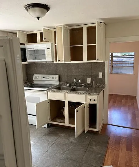 515 NW 7th St — Photo 3