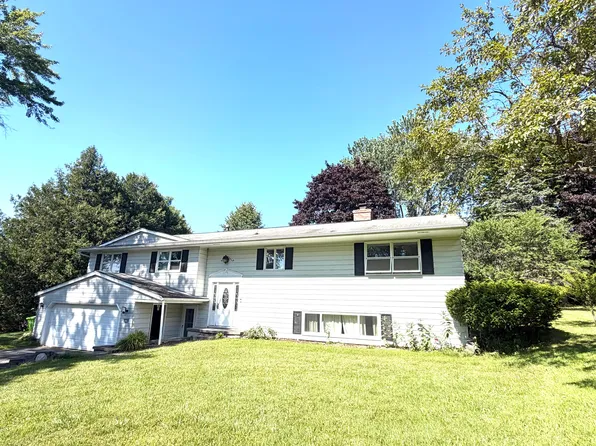 8375 Vassar Dr, Manlius, NY 13104
