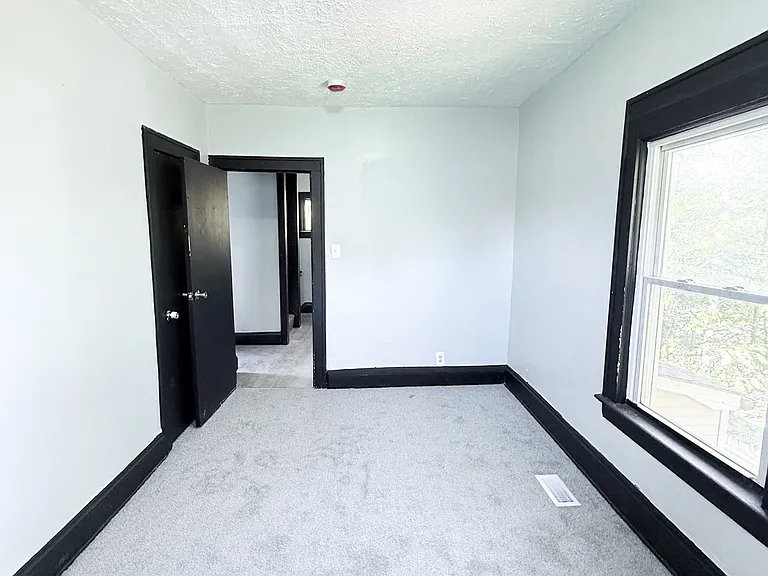 11617 Ely Ave — Photo 25