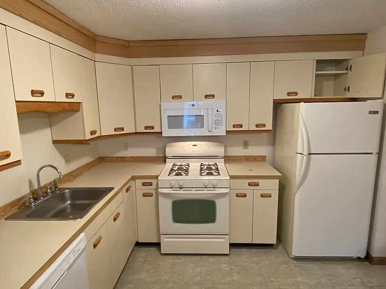 5 Roedean Dr #201 — Photo 2