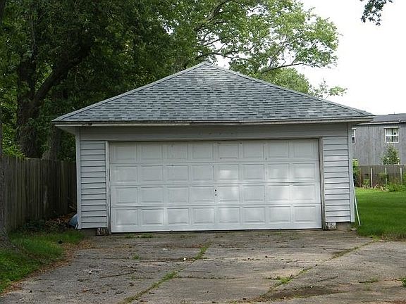 2nd image of 1528 Edwardsburg Ave