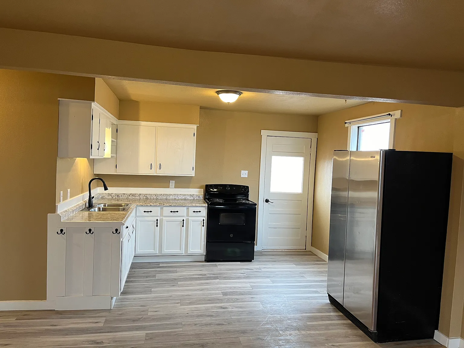 3 bed, 1150 sqft, $1,500 — Photo 3