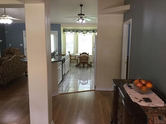 5th image of 9688 Hollowbrook Dr