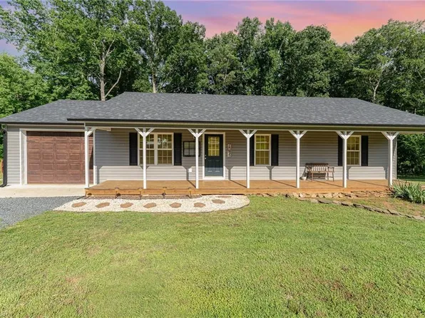 3774 Hoover Hill Rd, Trinity, NC 27370