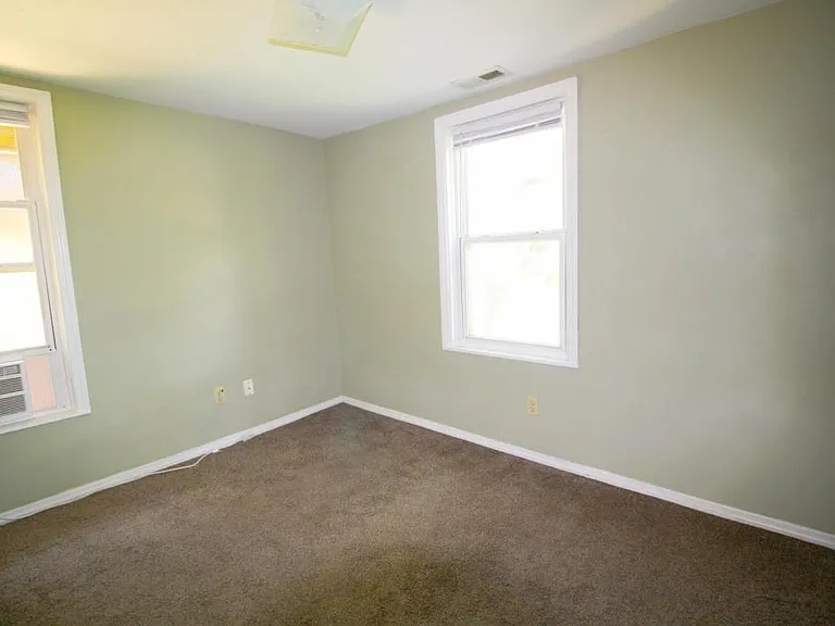 2584 Deming Ave — Photo 10