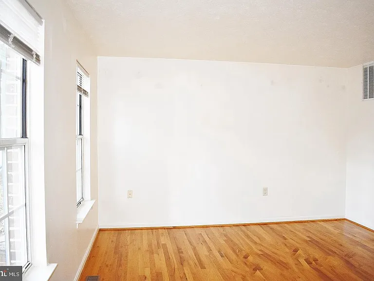 107 Parkside Dr — Photo 6