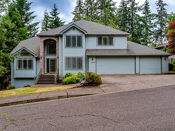 5th image of 3926 Shasta View St