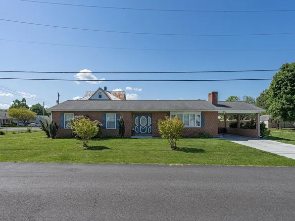 204 E E St, Elkton, VA 22827