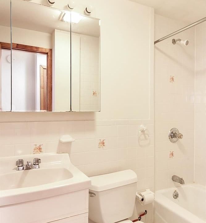 1st image of 302 W 76th St APT 6D