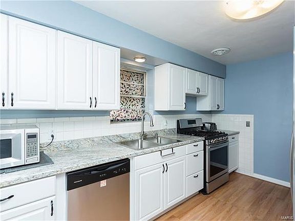 3rd image of 4055 Burgen Ave