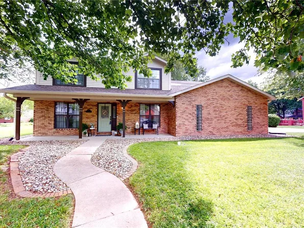 404 Hunters Gln, Belleville, IL 62220