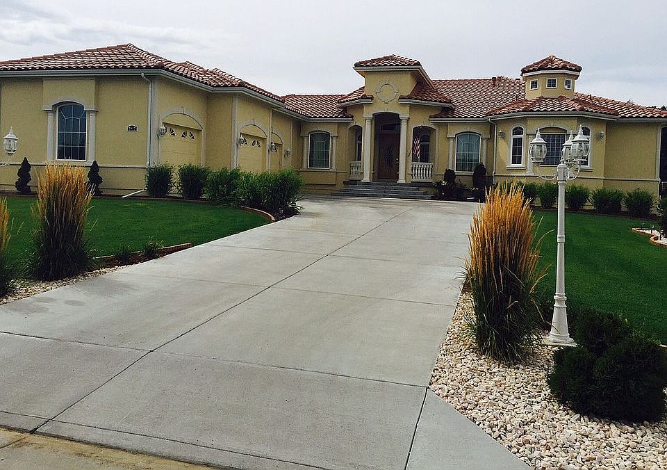 1st image of 3942 19th Street Ln