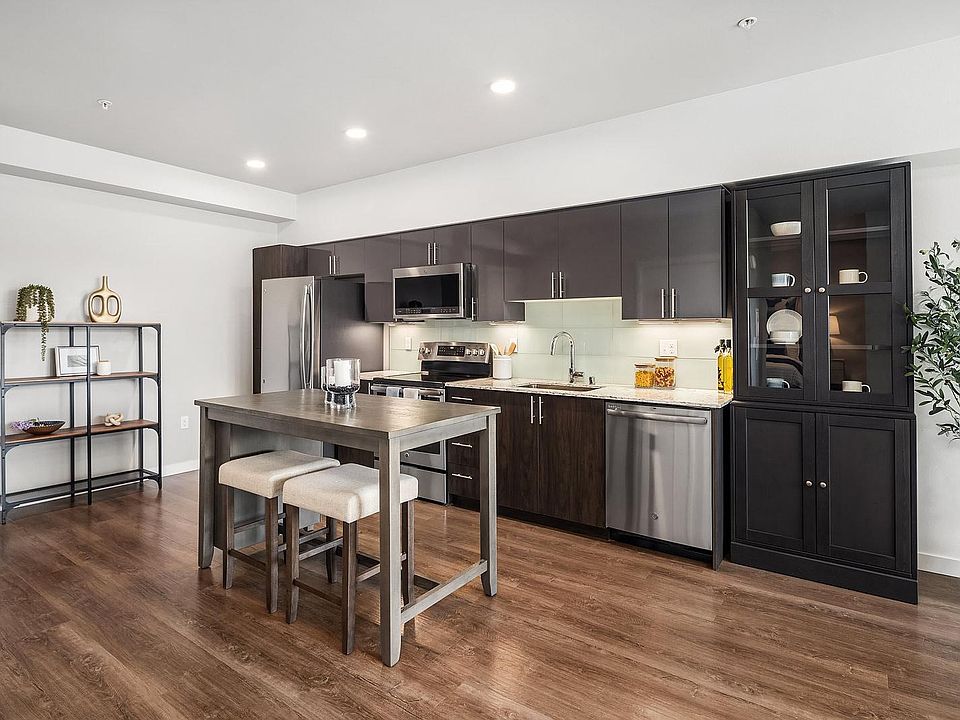 1st image of 1085 103rd Ave NE APT 318