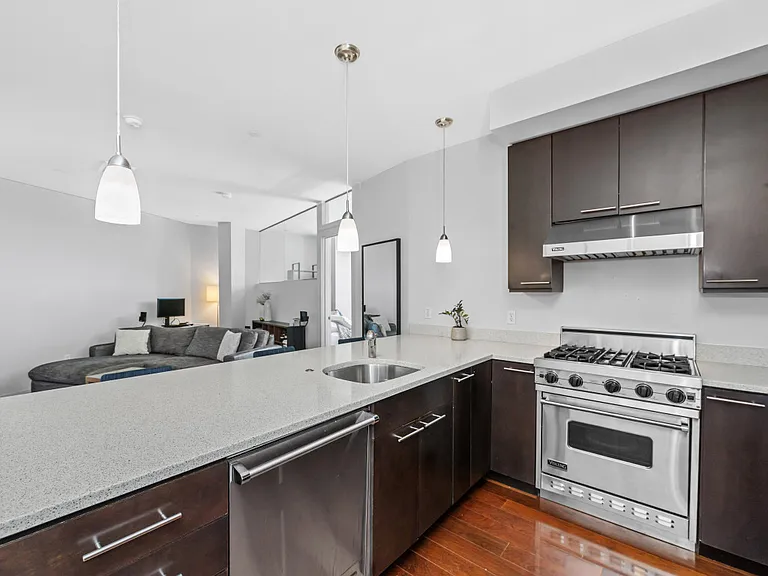 30 Union Park St #405 — Photo 4