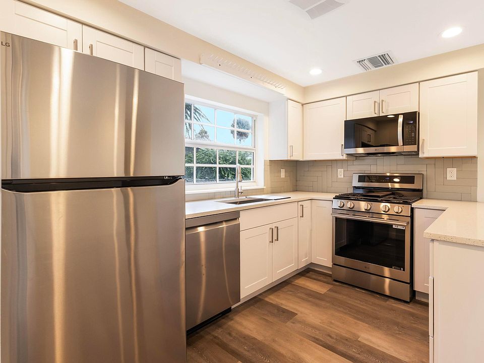 1st image of 359 Garden Boulevard