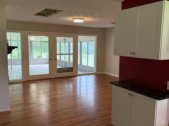 3rd image of 9810 Lorelei Dr