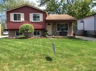 39646 Chart St, Harrison Township, MI 48045