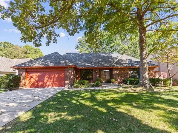 204 NW Cypress St, Lees Summit, MO 64064