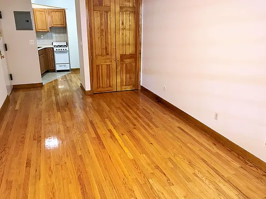 Rented by Joe Gotham LTD | media 17