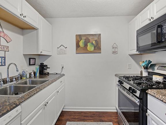 4th image of 100 Carriage Ct #1