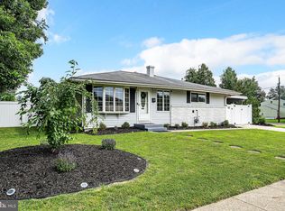 15 Larchmont Dr, Burlington, NJ 08016