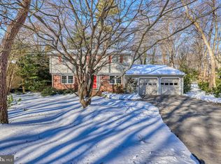 9 Pin Oak Dr, Lawrence Township, NJ 08648