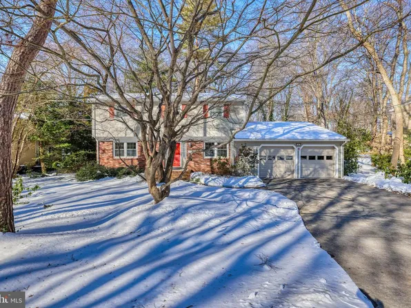 9 Pin Oak Dr, Lawrence Township, NJ 08648