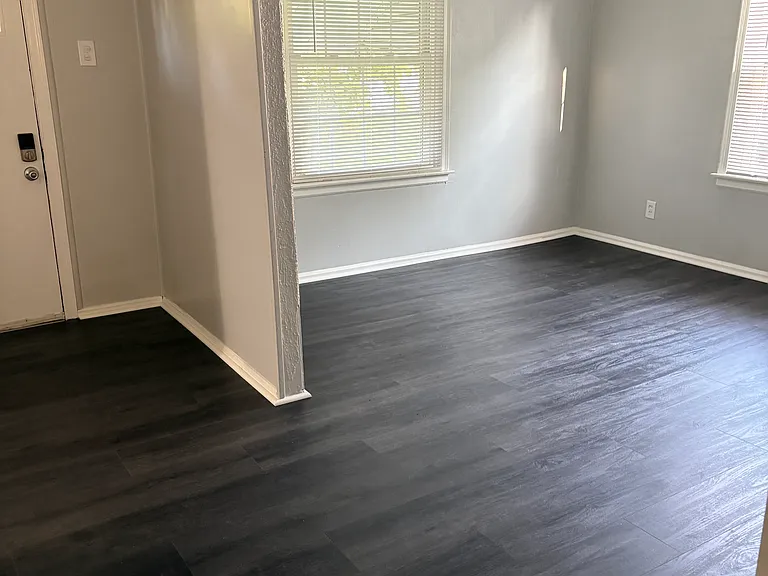 924 Curwood Dr — Photo 9