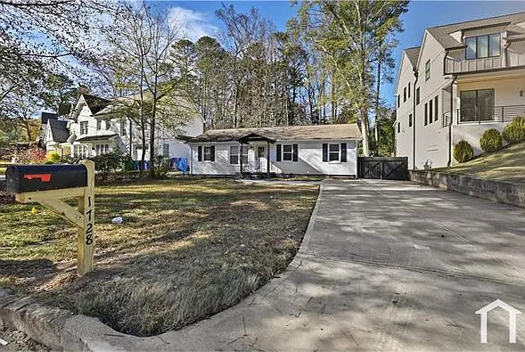1728 Wayland Cir NE — Photo 24