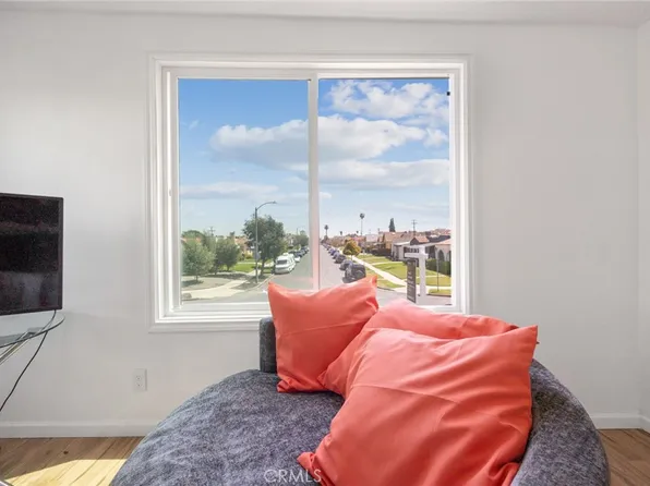 7037 Cimarron St, Los Angeles, CA 90047