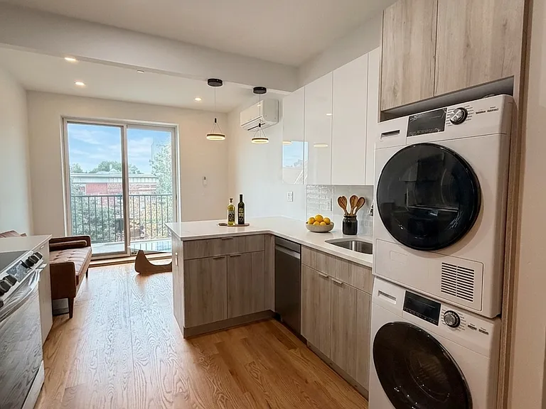 1644 New York Ave #3D — Photo 6