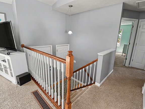 5th image of 421 Macomb Ave NW