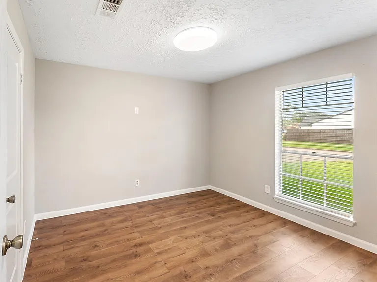 2327 Rittenmore Dr — Photo 16