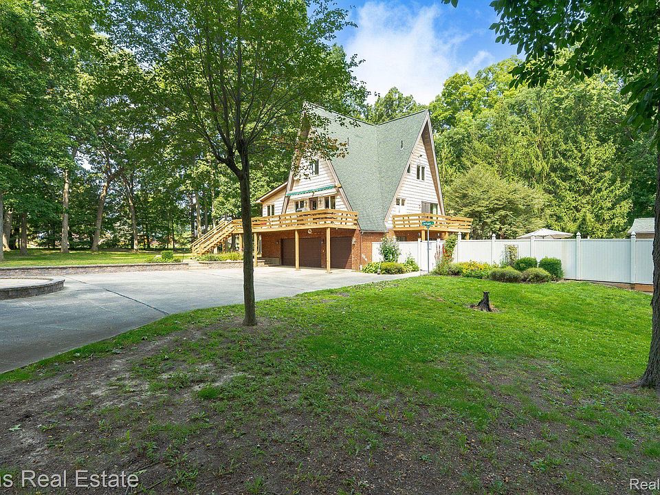 1st image of 9280 Hills Cove Dr