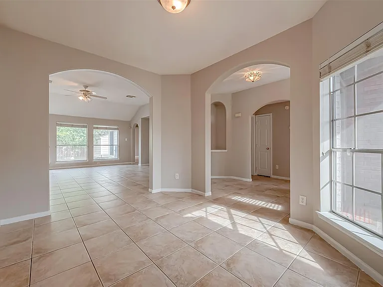 8714 Pleasantbrook Dr — Photo 9