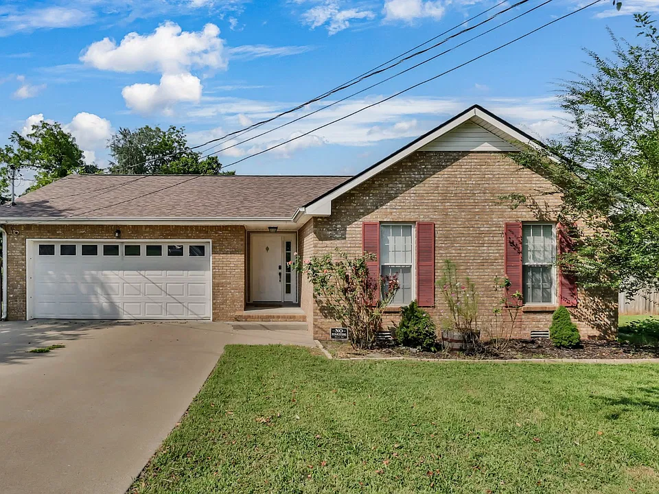 301 Eggars Ct