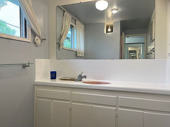 5th image of 432 Court Ave #C