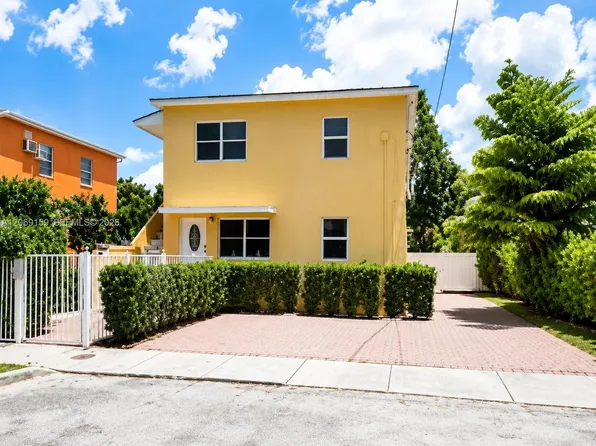 985 SW 10th St, Miami, FL