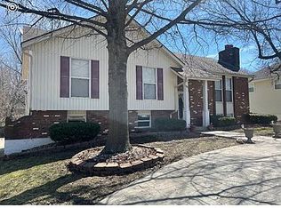 7933 N Troost Ave, Gladstone, MO 64118