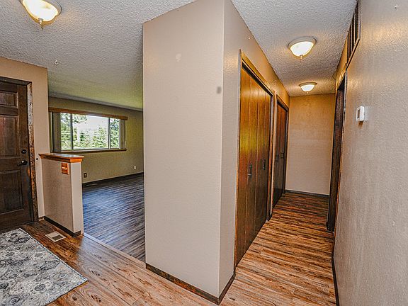 5th image of 27340 Parkdale Rd