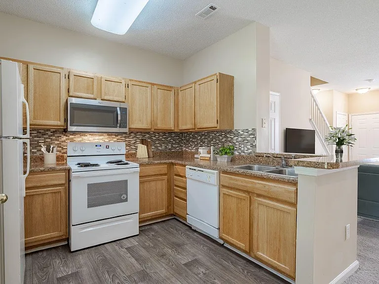 Falls Creek Apartments and Townhomes — Photo 2